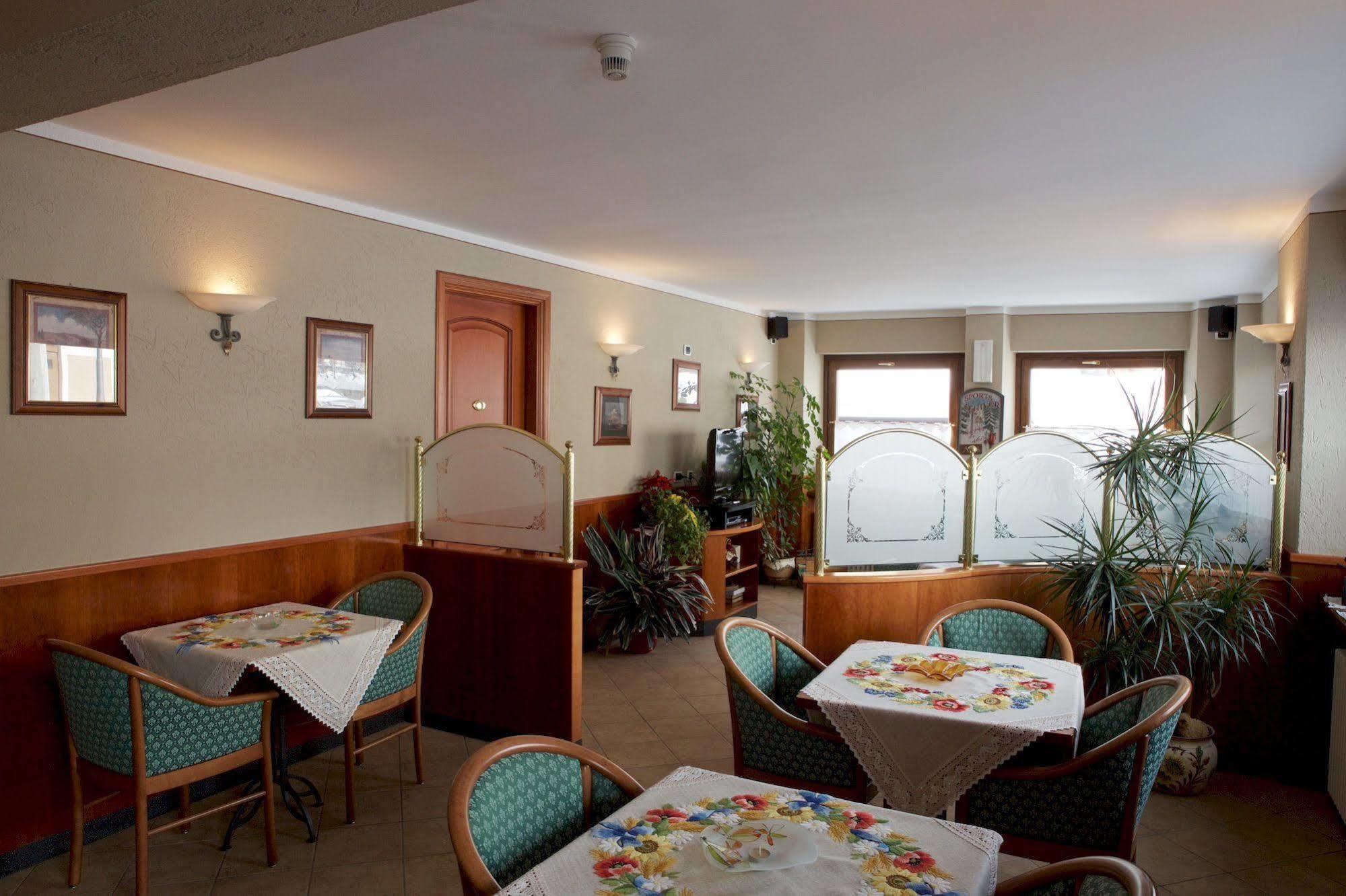 Hotel Du Glacier La Thuile Eksteriør billede